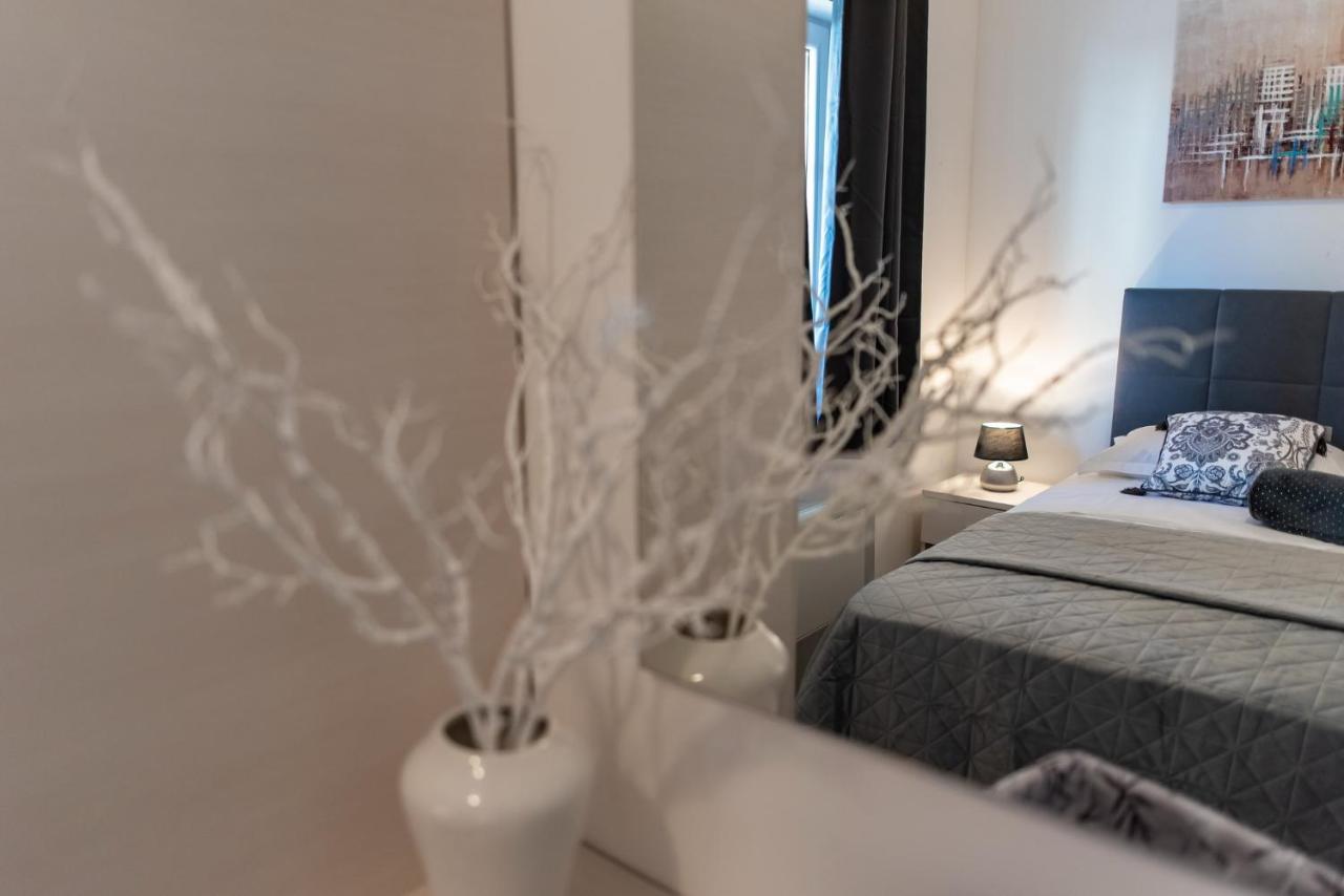 Apartments Sutalo 察夫塔特 外观 照片